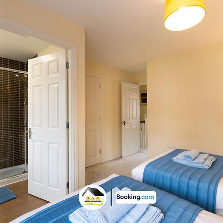 3 Bedroom House By B And R Serviced Accommodation Amesbury With Super Fast Wi-Fi 145Mbps 외부 사진