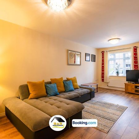 3 Bedroom House By B And R Serviced Accommodation Amesbury With Super Fast Wi-Fi 145Mbps 외부 사진