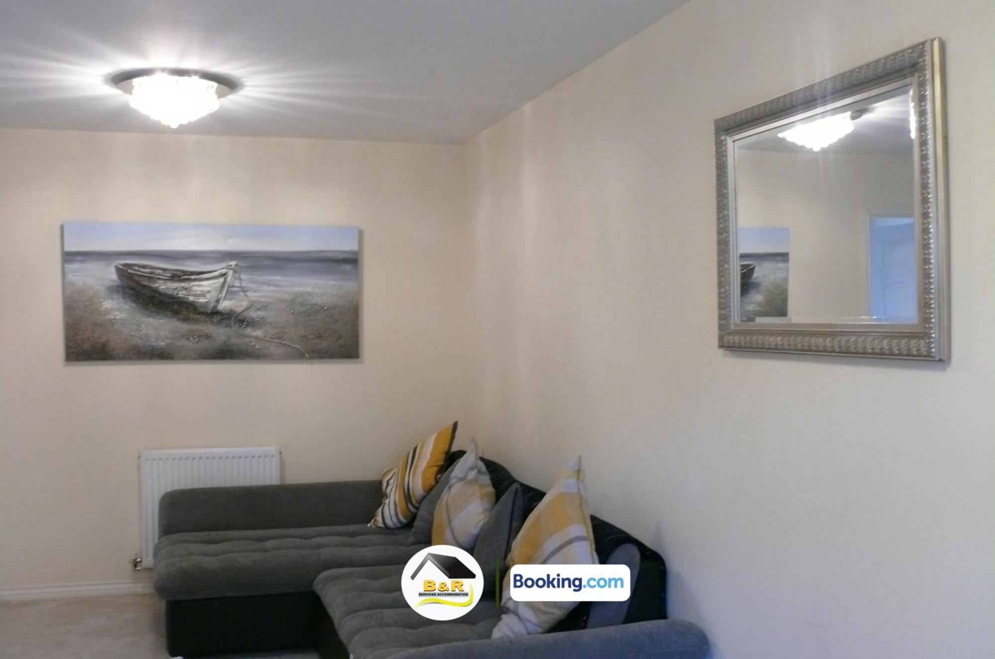 3 Bedroom House By B And R Serviced Accommodation Amesbury With Super Fast Wi-Fi 145Mbps 외부 사진