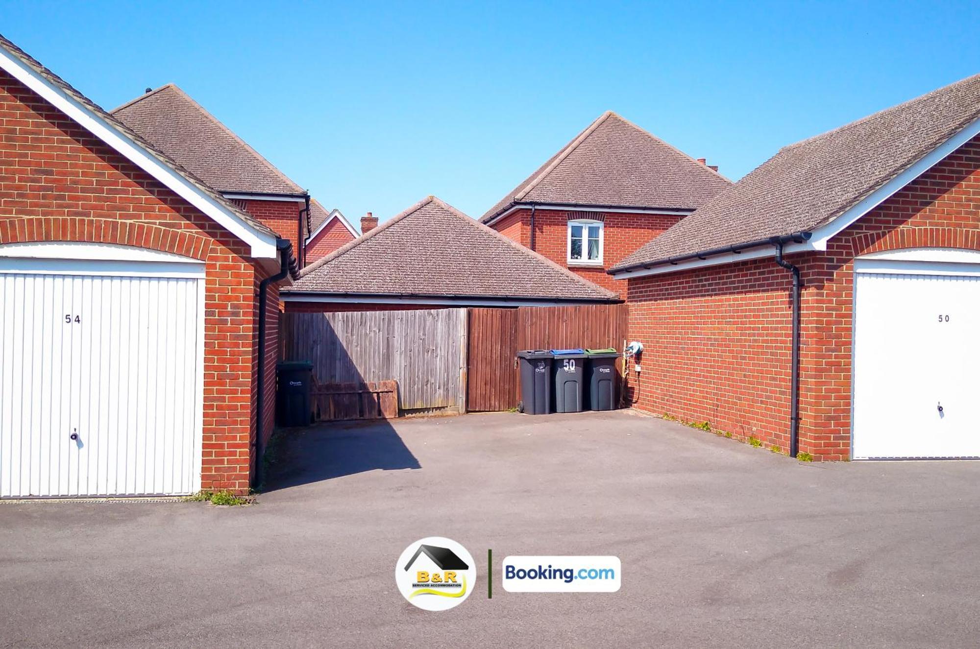 3 Bedroom House By B And R Serviced Accommodation Amesbury With Super Fast Wi-Fi 145Mbps 외부 사진
