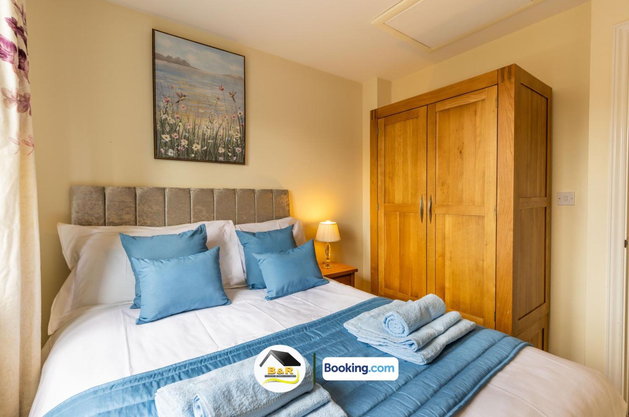 3 Bedroom House By B And R Serviced Accommodation Amesbury With Super Fast Wi-Fi 145Mbps 외부 사진